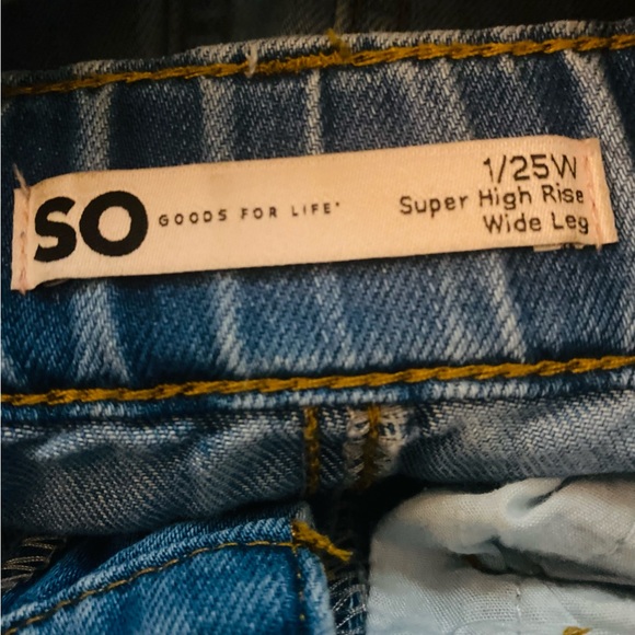 Bleached blue Jean wide legged snatched waist - Picture 7 of 8